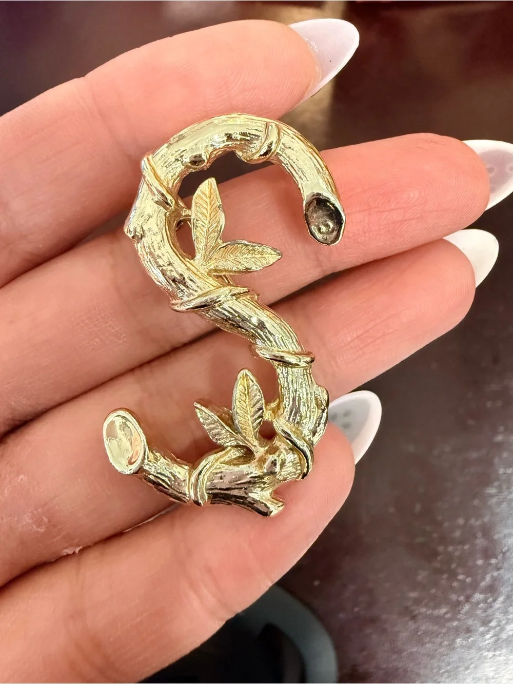 Gold Leaf Vine Brooch - Elegant Women’s Jewelry Accent